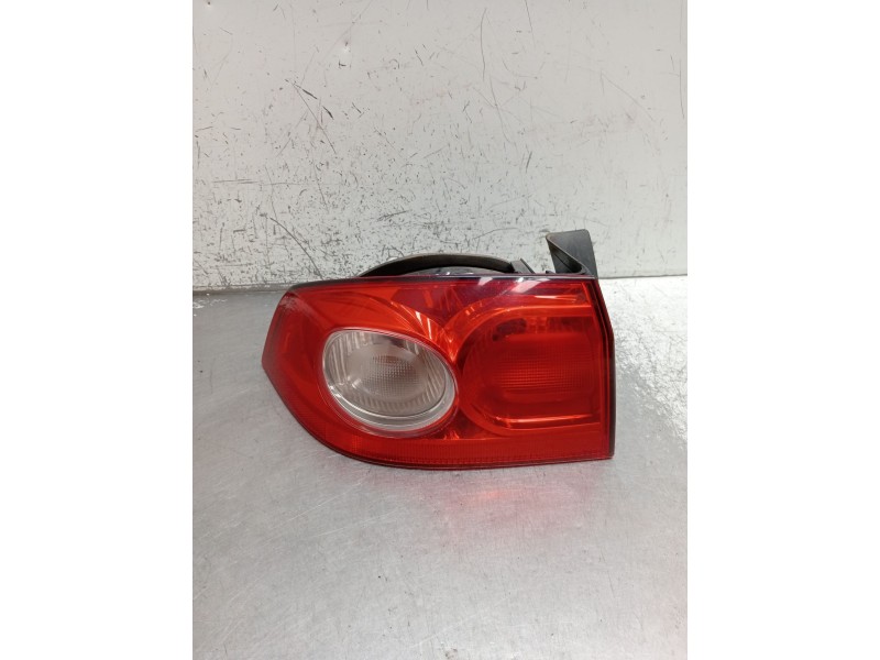 Recambio de piloto trasero izquierdo para renault laguna ii (bg0/1_) 1.9 dci (bg1a, bg1v) referencia OEM IAM   