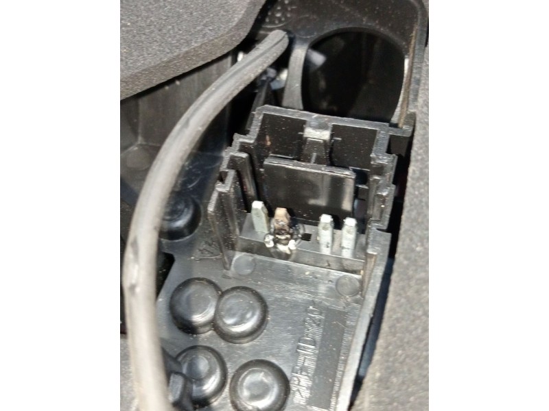 Recambio de piloto trasero izquierdo para renault laguna ii (bg0/1_) 1.9 dci (bg1a, bg1v) referencia OEM IAM   