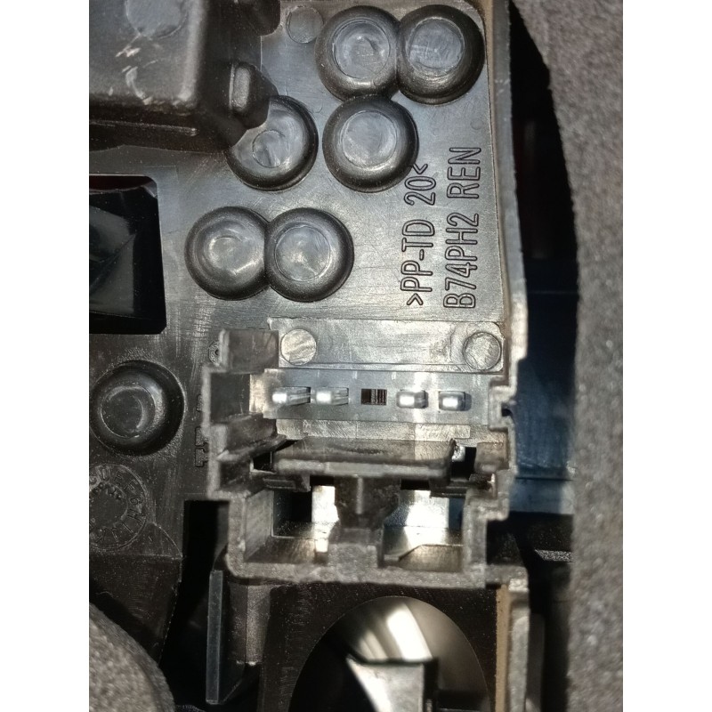 Recambio de piloto trasero derecho para renault laguna ii (bg0/1_) 1.9 dci (bg1a, bg1v) referencia OEM IAM   