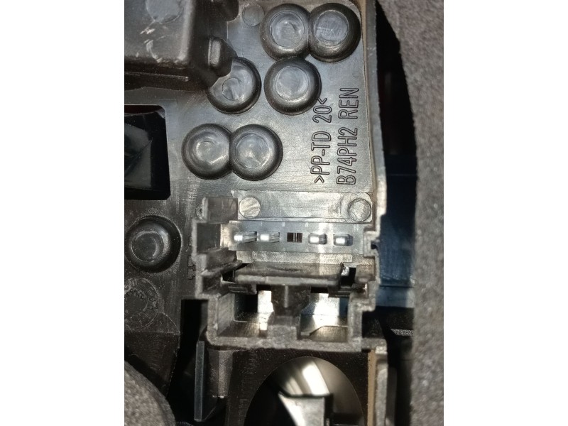 Recambio de piloto trasero derecho para renault laguna ii (bg0/1_) 1.9 dci (bg1a, bg1v) referencia OEM IAM   