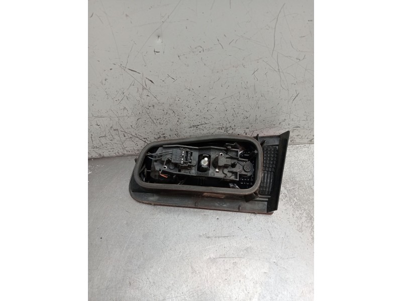 Recambio de piloto trasero izquierdo interior para renault laguna ii (bg0/1_) 1.9 dci (bg1a, bg1v) referencia OEM IAM   