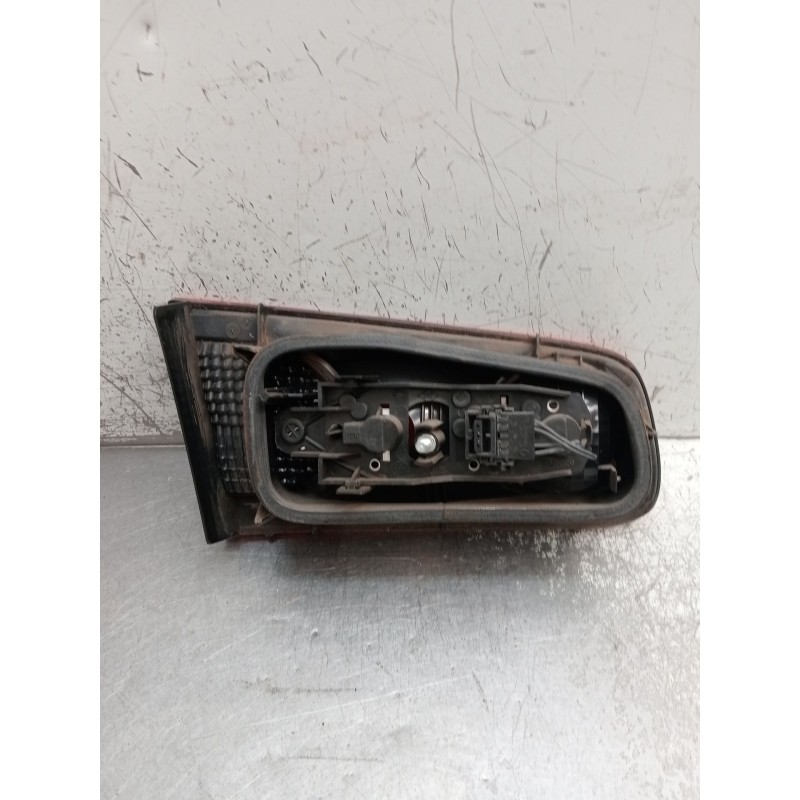 Recambio de piloto trasero derecho interior para renault laguna ii (bg0/1_) 1.9 dci (bg1a, bg1v) referencia OEM IAM   