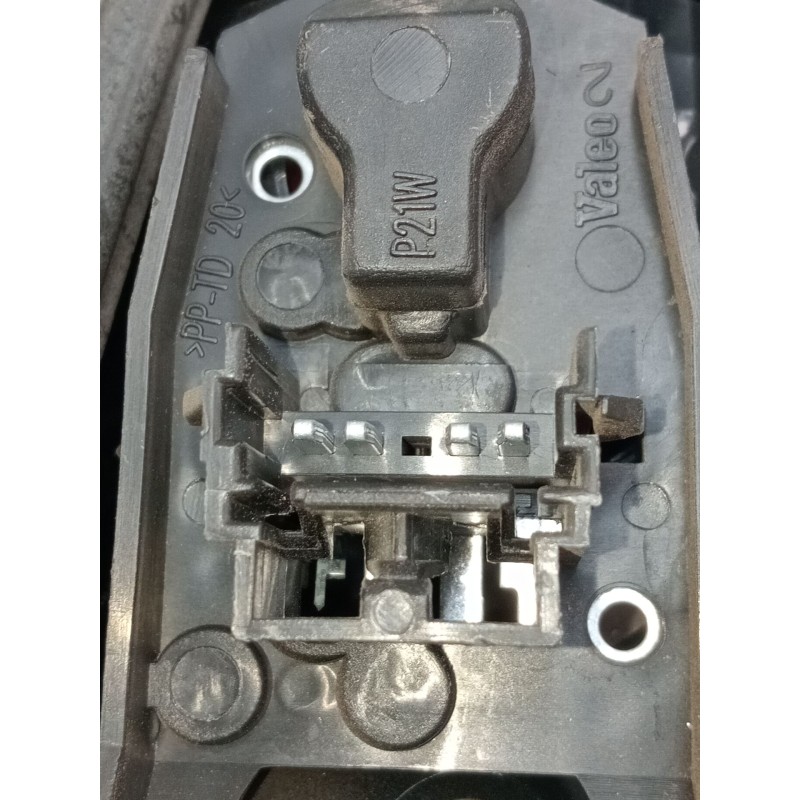 Recambio de piloto trasero derecho interior para renault laguna ii (bg0/1_) 1.9 dci (bg1a, bg1v) referencia OEM IAM   
