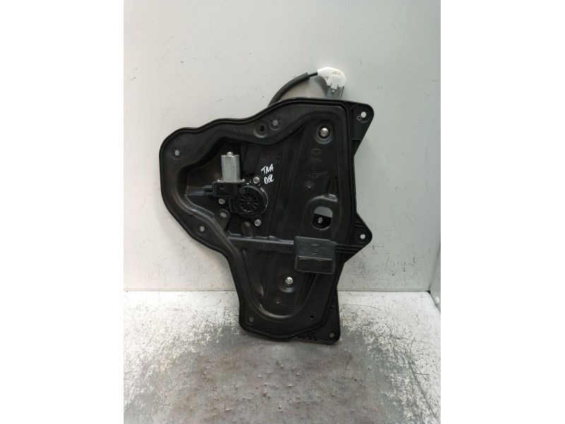 Recambio de elevalunas trasero derecho para mazda 3 (bm, bn) 2.2 d referencia OEM IAM BHN97297XA 5P 