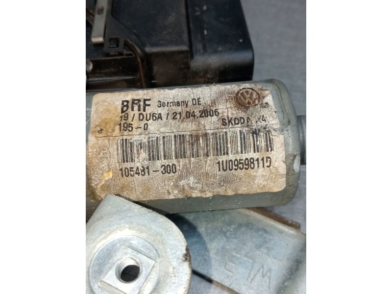 Recambio de elevalunas trasero izquierdo para skoda octavia i (1u2) 1.9 tdi referencia OEM IAM 1U0959811D  