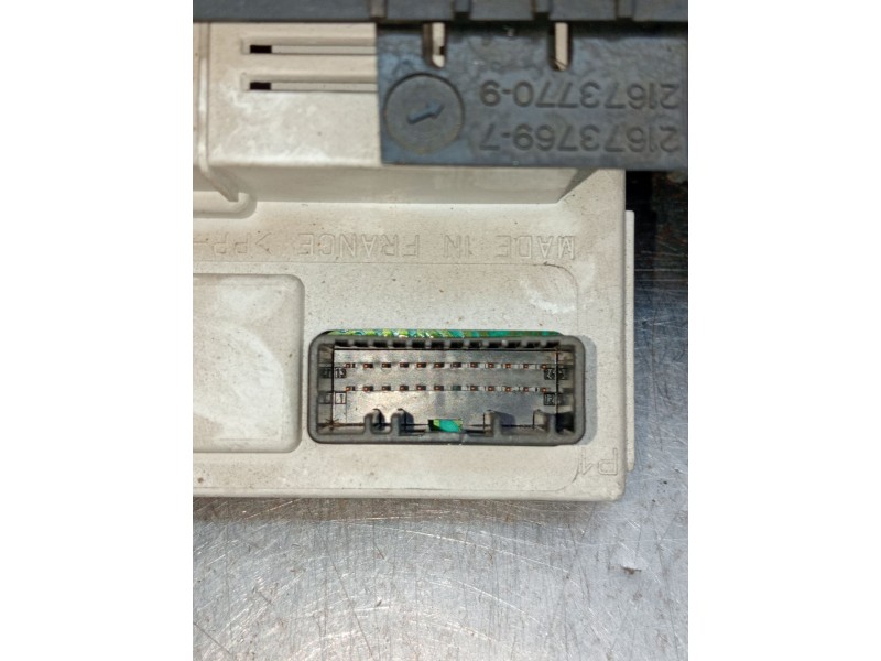 Recambio de pantalla multifuncion para renault kangoo (kc0/1_) 1.5 dci referencia OEM IAM 8200380298A  