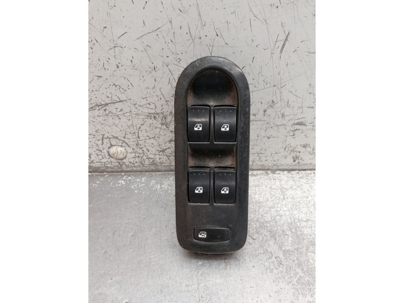 Recambio de mando elevalunas delantero izquierdo para renault scénic ii (jm0/1_) 1.5 dci (jm02, jm13) referencia OEM IAM   