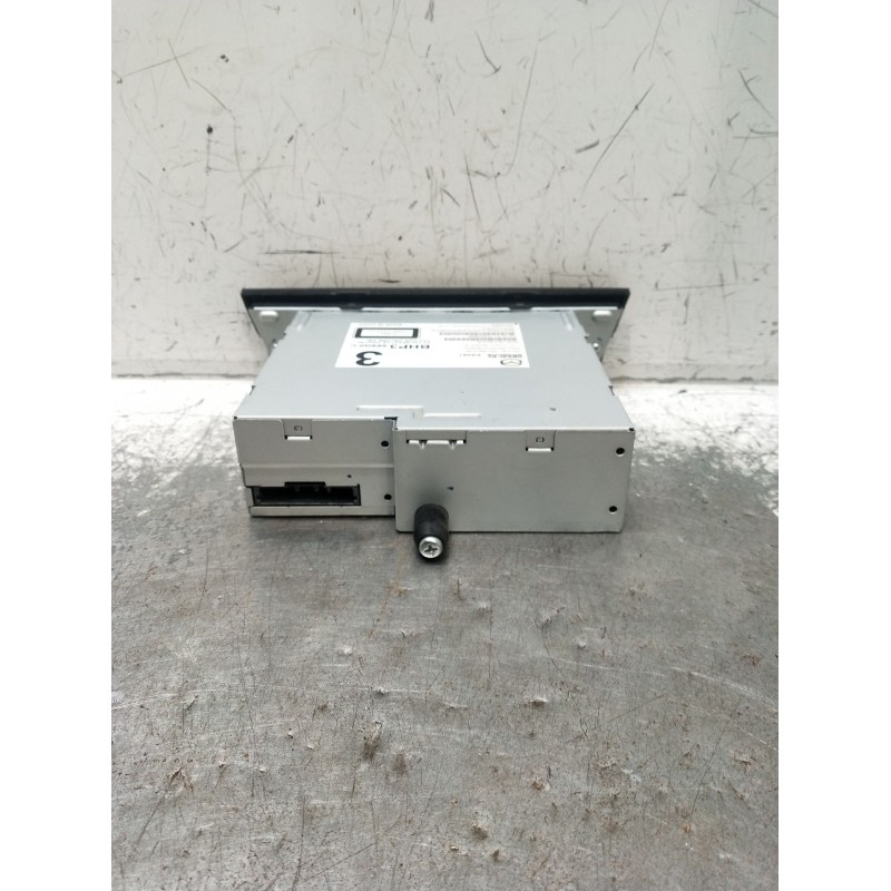 Recambio de sistema audio / radio cd para mazda 3 (bm, bn) 2.2 d referencia OEM IAM BHP3669G0C MD790446 
