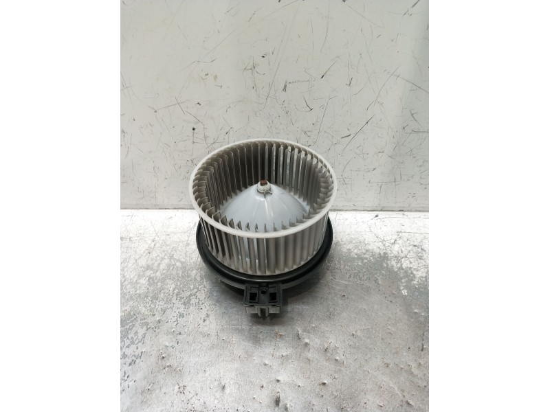 Recambio de motor calefaccion para mazda 3 (bm, bn) 2.2 d referencia OEM IAM HB111D651 06872700 0701