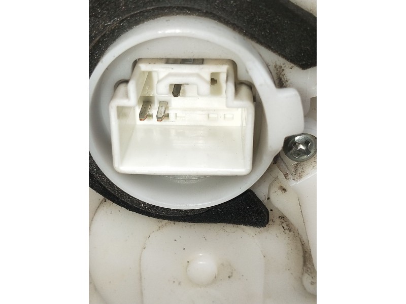 Recambio de motor cierre centralizado trasero izquierdo para mazda 3 (bm, bn) 2.2 d referencia OEM IAM 5104E0652 5P 