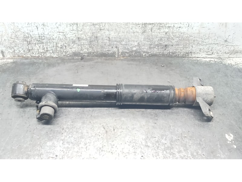Recambio de amortiguador trasero derecho para hyundai i30 (pde, pd, pden) 2.0 n referencia OEM IAM 55301S0100  