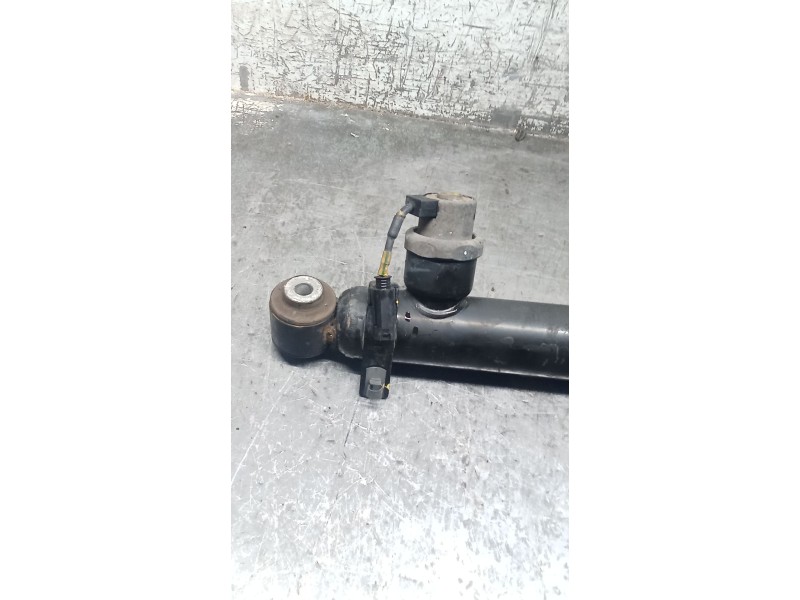 Recambio de amortiguador trasero derecho para hyundai i30 (pde, pd, pden) 2.0 n referencia OEM IAM 55301S0100  