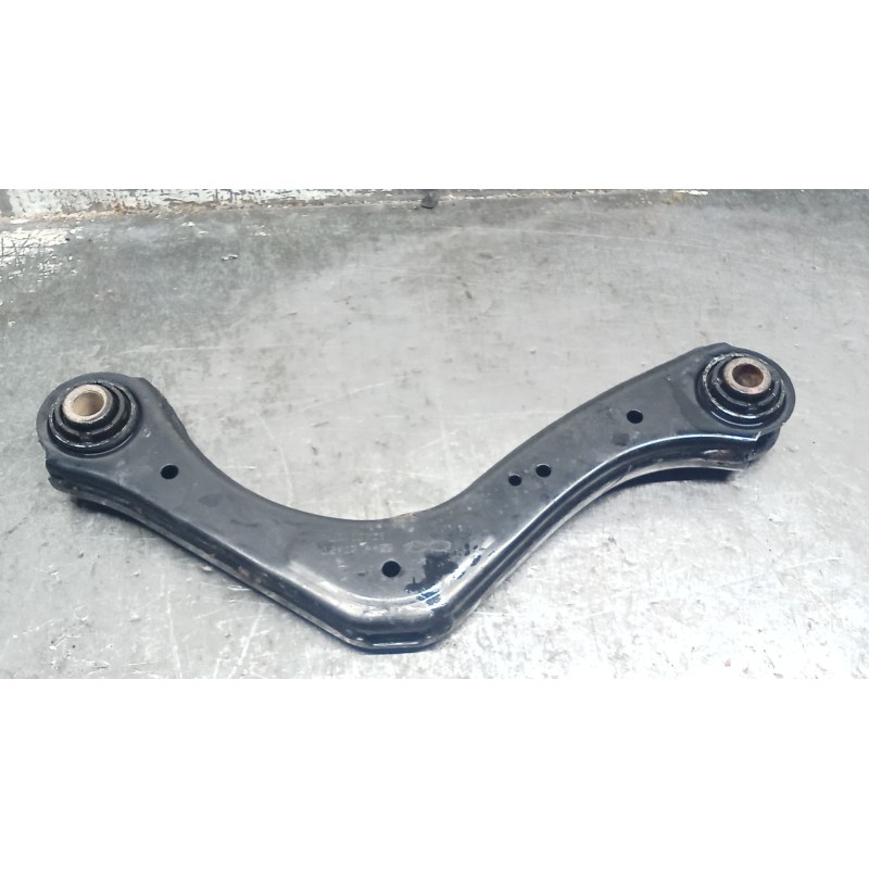 Recambio de brazo suspension superior trasero izquierdo para hyundai i30 (pde, pd, pden) 2.0 n referencia OEM IAM 55100G4AA0  