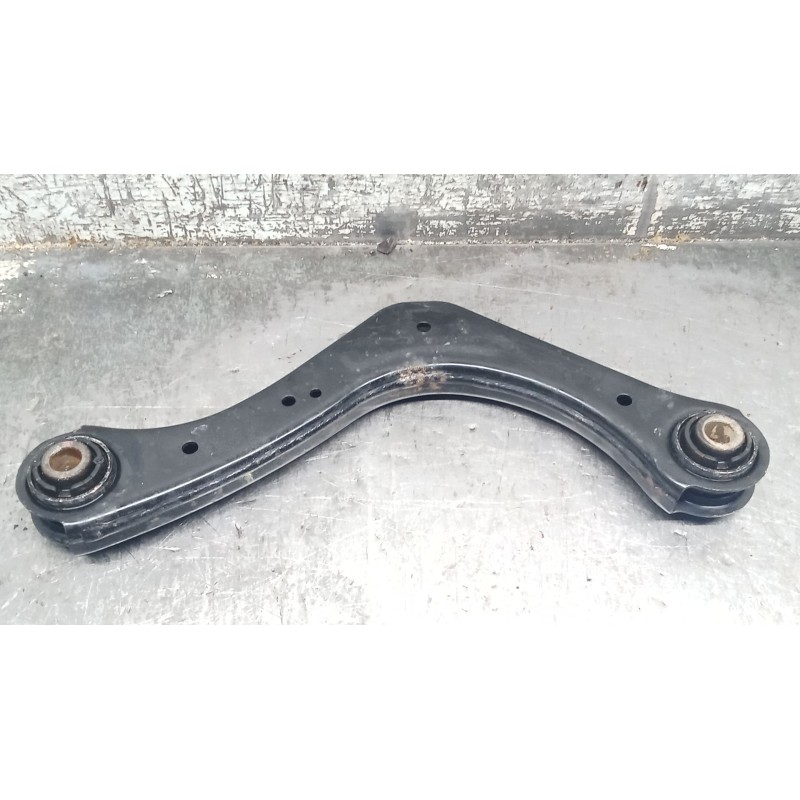 Recambio de brazo suspension superior trasero derecho para hyundai i30 (pde, pd, pden) 2.0 n referencia OEM IAM 55101G4AA0  