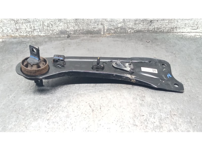Recambio de brazo suspension inferior trasero izquierdo para hyundai i30 (pde, pd, pden) 2.0 n referencia OEM IAM 55270S0000  