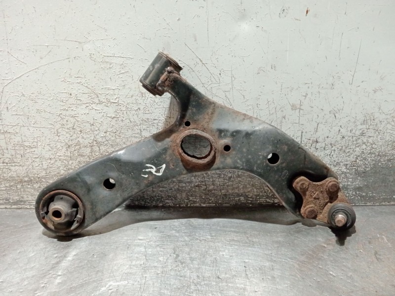 Recambio de brazo suspension inferior delantero derecho para toyota avensis sedán (_t27_) 2.0 d-4d (adt270_) referencia OEM IAM 