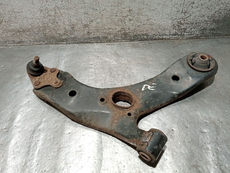 Recambio de brazo suspension inferior delantero derecho para toyota avensis sedán (_t27_) 2.0 d-4d (adt270_) referencia OEM IAM 