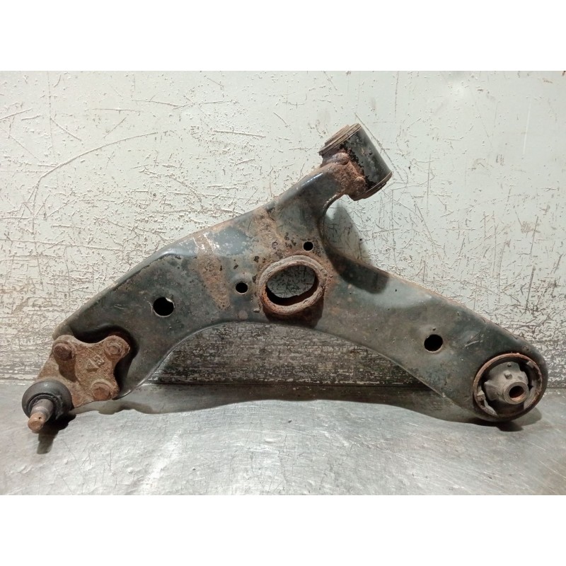 Recambio de brazo suspension inferior delantero izquierdo para toyota avensis sedán (_t27_) 2.0 d-4d (adt270_) referencia OEM IA