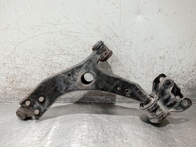 Recambio de brazo suspension inferior delantero derecho para ford focus iii 1.5 tdci referencia OEM IAM BV613A262DAA  