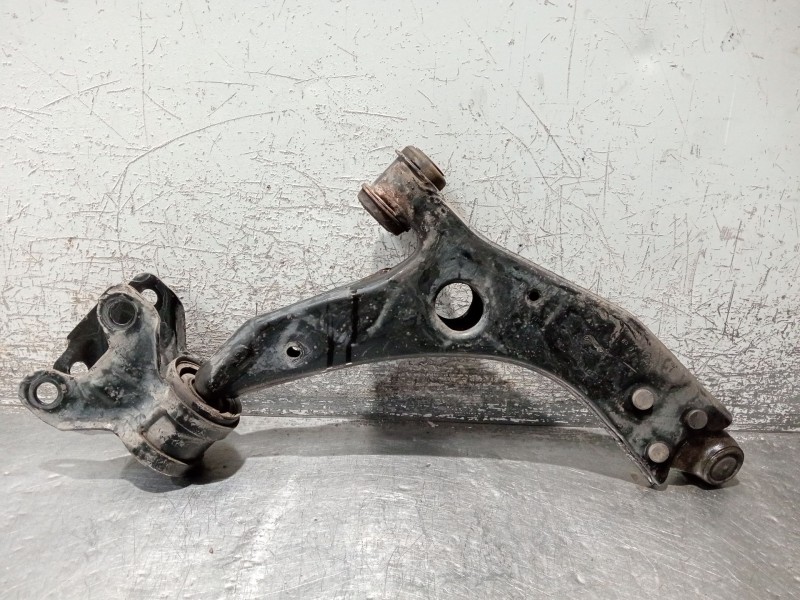 Recambio de brazo suspension inferior delantero izquierdo para ford focus iii 1.5 tdci referencia OEM IAM BV613A262DAA  