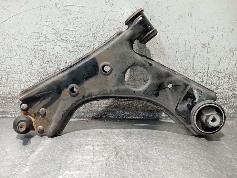 Recambio de brazo suspension inferior delantero izquierdo para fiat 500l (351_, 352_) 1.3 d multijet (199lxy1a, 199lxy11) refere