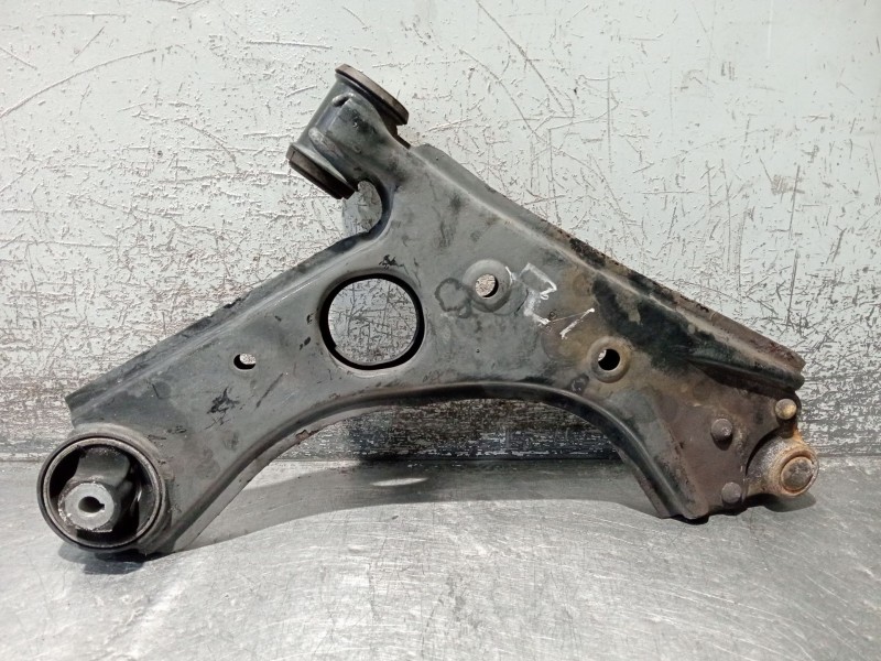 Recambio de brazo suspension inferior delantero izquierdo para fiat 500l (351_, 352_) 1.3 d multijet (199lxy1a, 199lxy11) refere