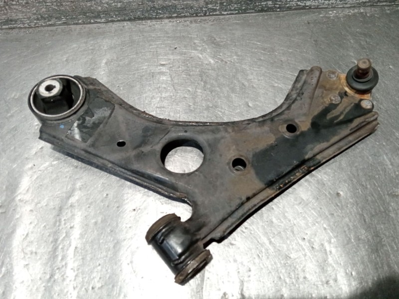 Recambio de brazo suspension inferior delantero izquierdo para fiat 500l (351_, 352_) 1.3 d multijet (199lxy1a, 199lxy11) refere