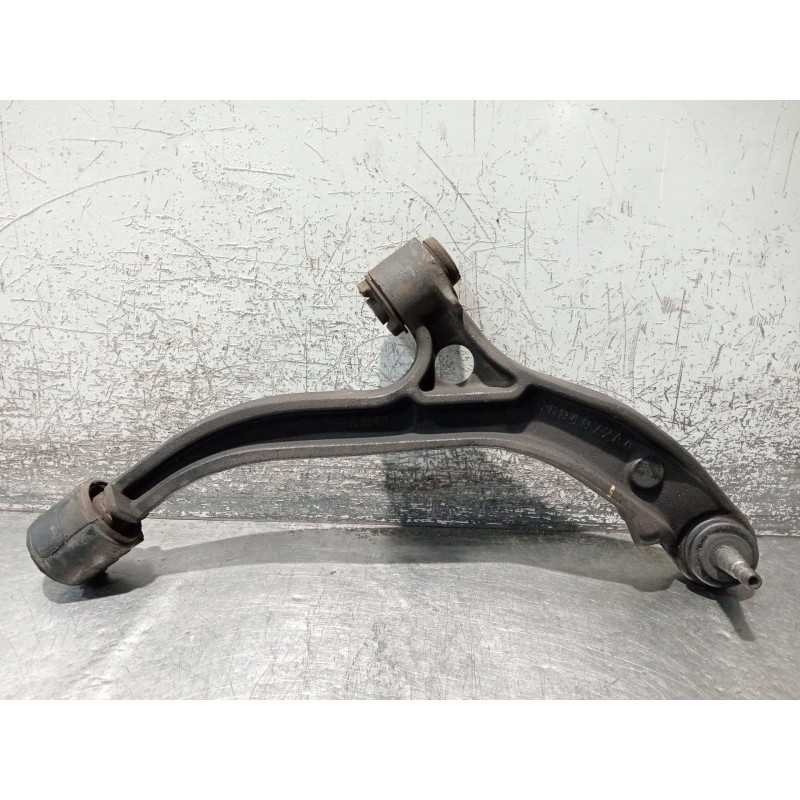 Recambio de brazo suspension inferior delantero derecho para chrysler voyager iv (rg, rs) 2.8 crd referencia OEM IAM 04694972AA 