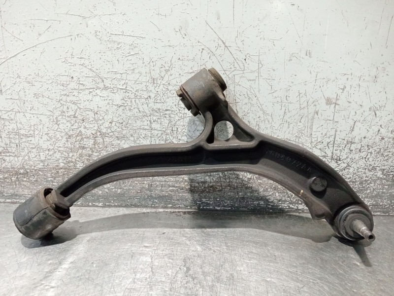 Recambio de brazo suspension inferior delantero derecho para chrysler voyager iv (rg, rs) 2.8 crd referencia OEM IAM 04694972AA 