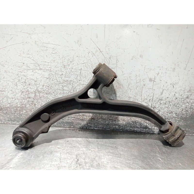 Recambio de brazo suspension inferior delantero derecho para chrysler voyager iv (rg, rs) 2.8 crd referencia OEM IAM 04694972AA 