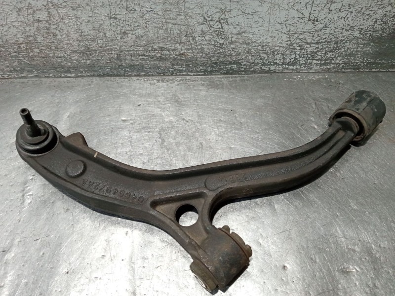 Recambio de brazo suspension inferior delantero derecho para chrysler voyager iv (rg, rs) 2.8 crd referencia OEM IAM 04694972AA 