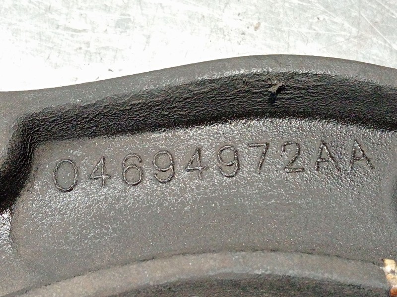Recambio de brazo suspension inferior delantero derecho para chrysler voyager iv (rg, rs) 2.8 crd referencia OEM IAM 04694972AA 