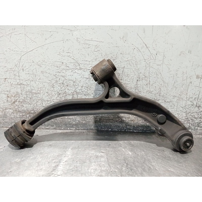 Recambio de brazo suspension inferior delantero izquierdo para chrysler voyager iv (rg, rs) 2.8 crd referencia OEM IAM 04694973A
