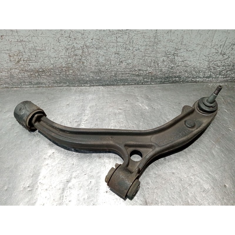 Recambio de brazo suspension inferior delantero izquierdo para chrysler voyager iv (rg, rs) 2.8 crd referencia OEM IAM 04694973A
