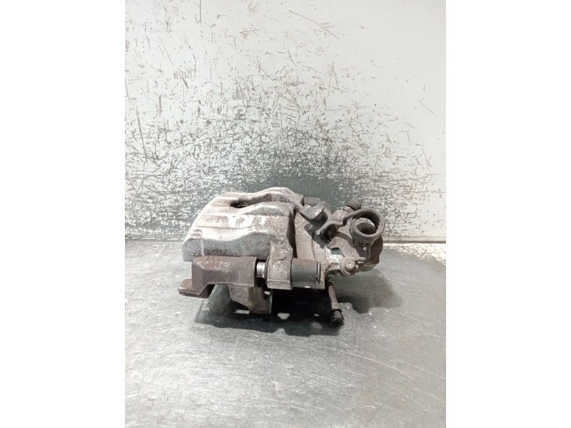 Recambio de pinza freno trasera derecha para ford focus iii 1.5 tdci referencia OEM IAM   