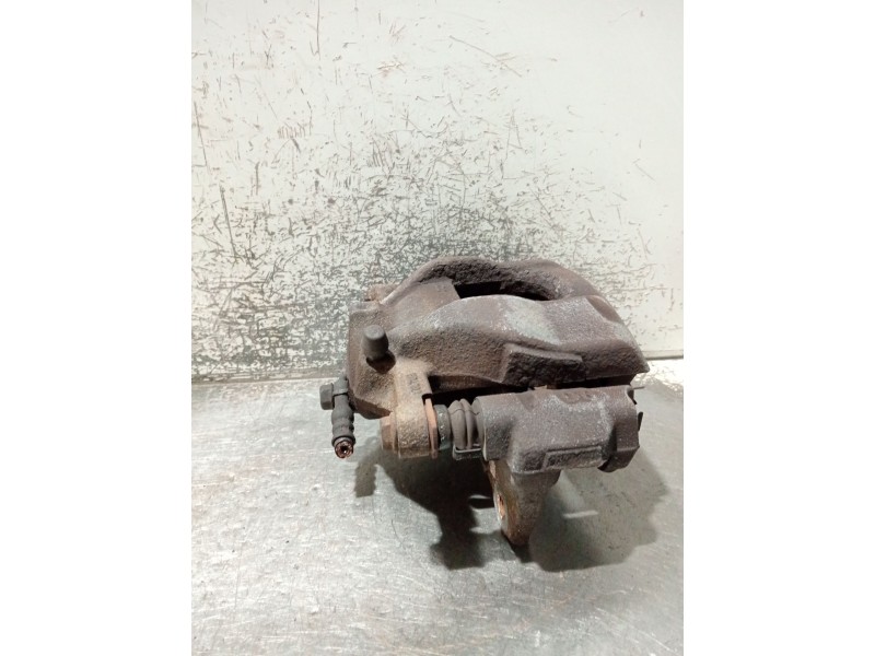 Recambio de pinza freno delantera derecha para toyota avensis sedán (_t27_) 2.0 d-4d (adt270_) referencia OEM IAM Y04303  
