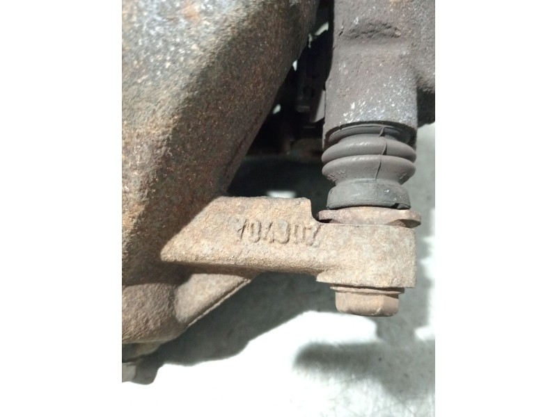 Recambio de pinza freno delantera izquierda para toyota avensis sedán (_t27_) 2.0 d-4d (adt270_) referencia OEM IAM Y04302  