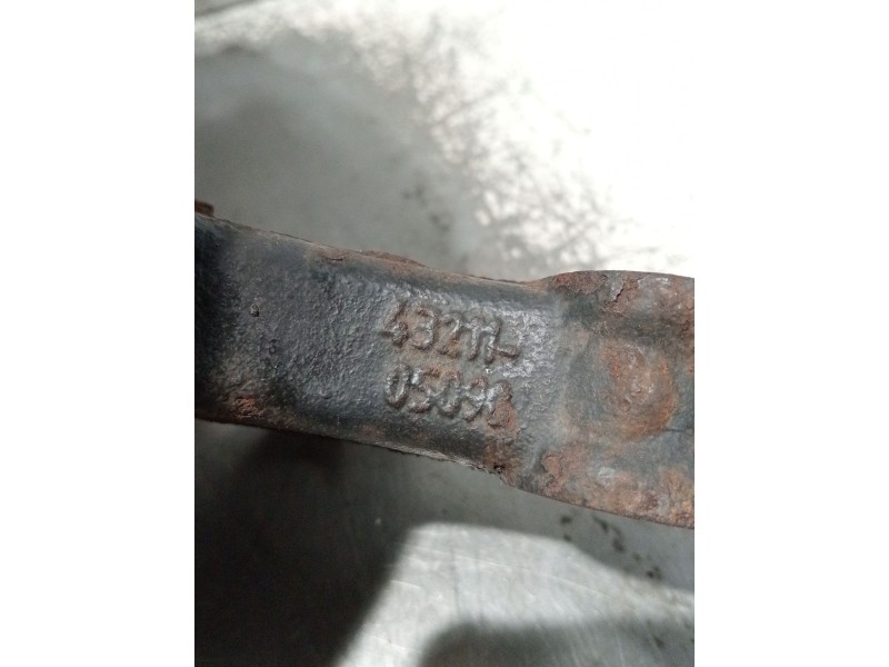 Recambio de mangueta delantera derecha para toyota avensis sedán (_t27_) 2.0 d-4d (adt270_) referencia OEM IAM 4321105090  