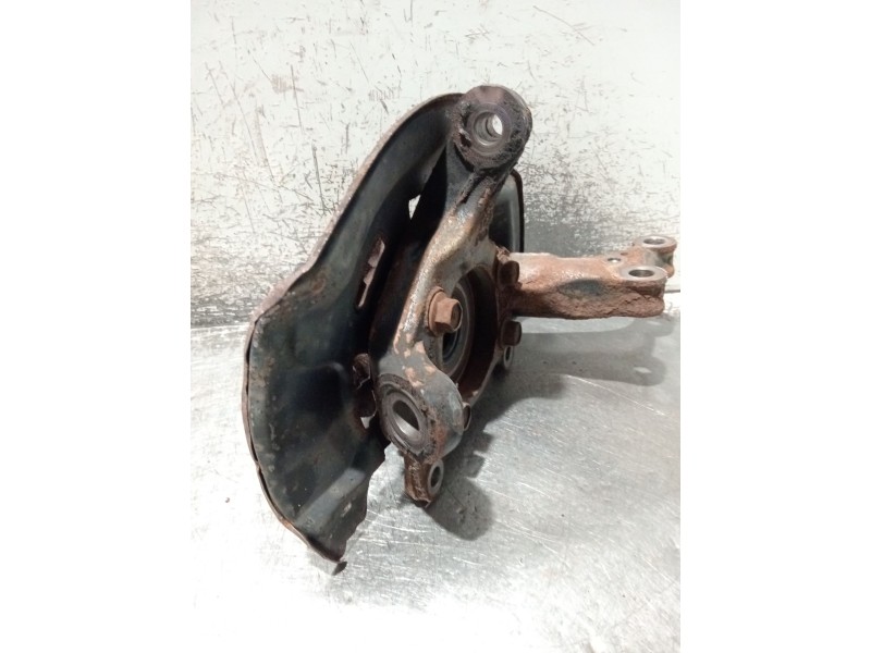 Recambio de mangueta delantera izquierda para toyota avensis sedán (_t27_) 2.0 d-4d (adt270_) referencia OEM IAM 4321205090  