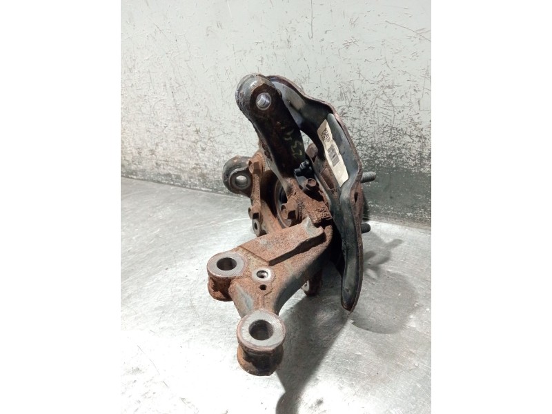 Recambio de mangueta delantera izquierda para toyota avensis sedán (_t27_) 2.0 d-4d (adt270_) referencia OEM IAM 4321205090  