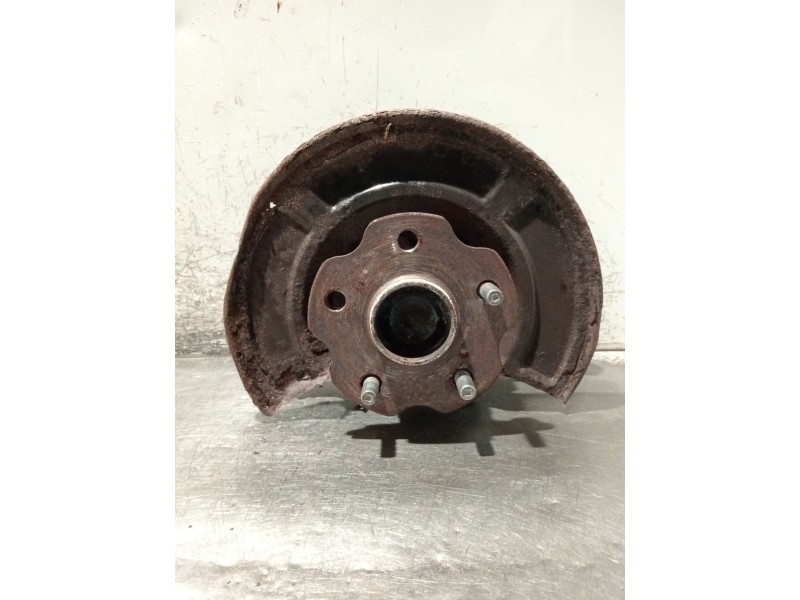 Recambio de mangueta trasera izquierda para toyota avensis sedán (_t27_) 2.0 d-4d (adt270_) referencia OEM IAM   