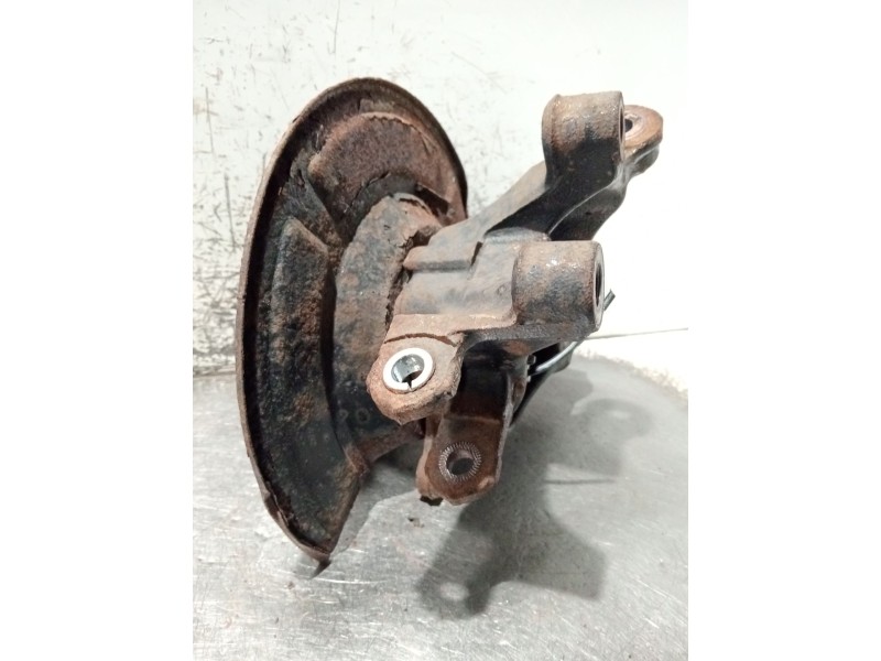 Recambio de mangueta trasera izquierda para toyota avensis sedán (_t27_) 2.0 d-4d (adt270_) referencia OEM IAM   