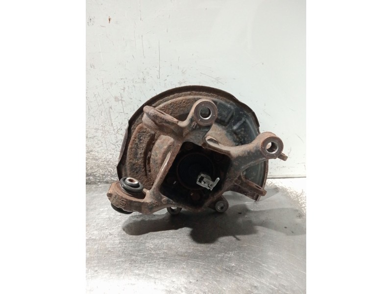 Recambio de mangueta trasera derecha para toyota avensis sedán (_t27_) 2.0 d-4d (adt270_) referencia OEM IAM   