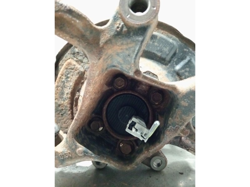 Recambio de mangueta trasera derecha para toyota avensis sedán (_t27_) 2.0 d-4d (adt270_) referencia OEM IAM   