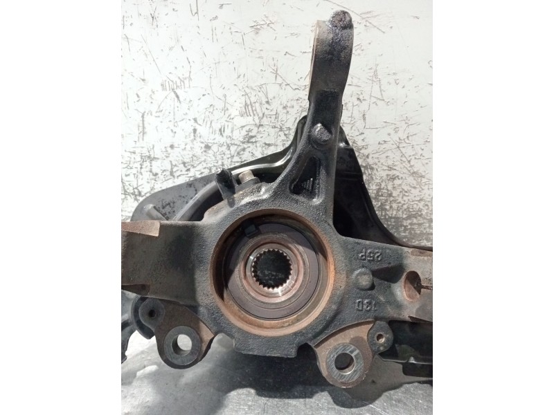 Recambio de mangueta delantera derecha para fiat 500l (351_, 352_) 1.3 d multijet (199lxy1a, 199lxy11) referencia OEM IAM 557009