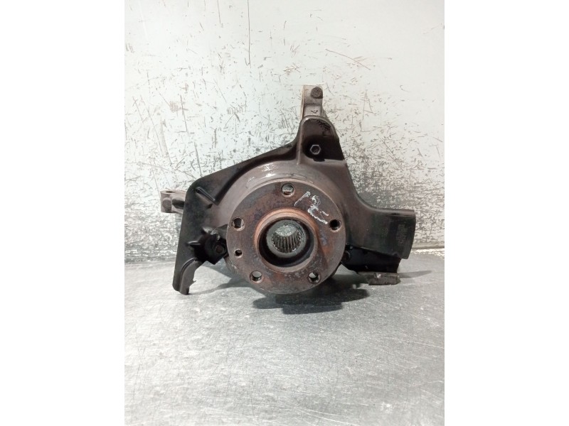 Recambio de mangueta delantera izquierda para fiat 500l (351_, 352_) 1.3 d multijet (199lxy1a, 199lxy11) referencia OEM IAM 5570