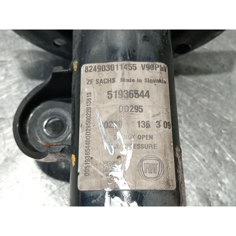 Recambio de amortiguador delantero derecho para fiat 500l (351_, 352_) 1.3 d multijet (199lxy1a, 199lxy11) referencia OEM IAM 51