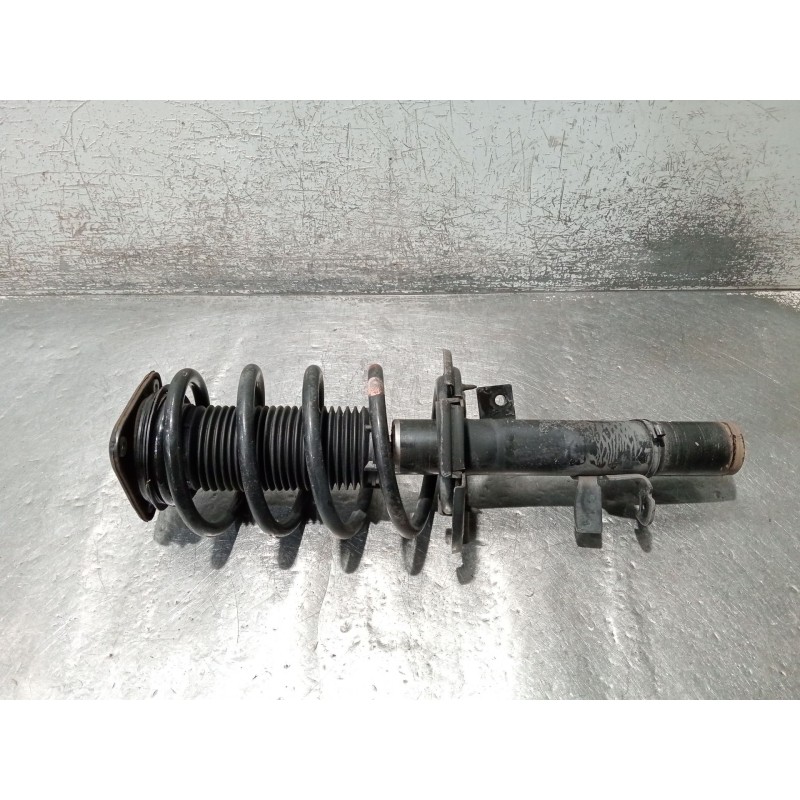 Recambio de amortiguador delantero izquierdo para ford focus iii 1.5 tdci referencia OEM IAM BV6118K001HBB E5633502 