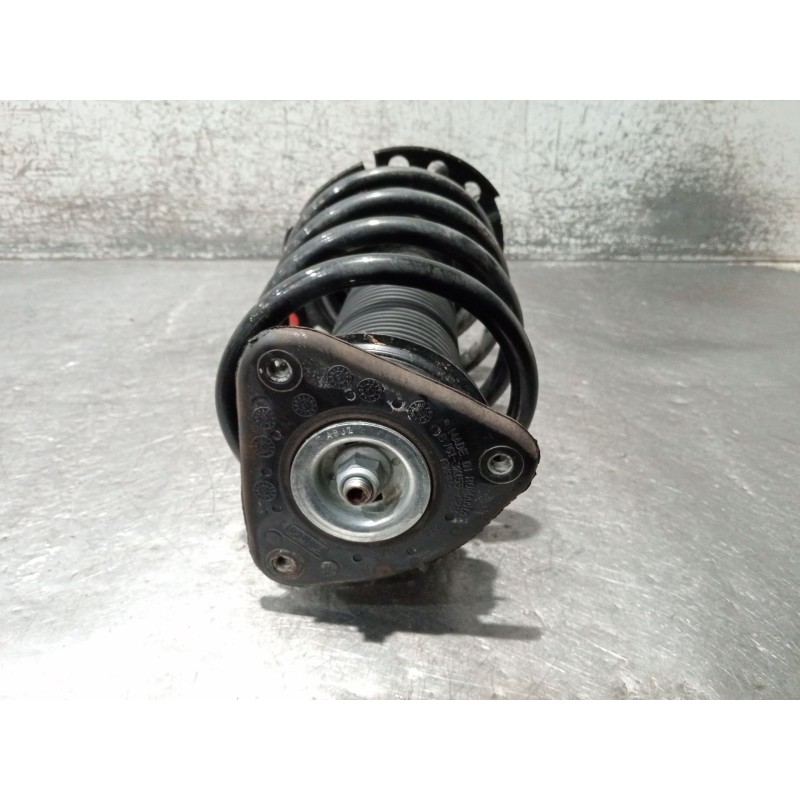 Recambio de amortiguador delantero izquierdo para ford focus iii 1.5 tdci referencia OEM IAM BV6118K001HBB E5633502 