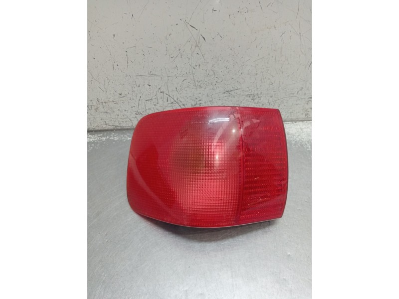 Recambio de piloto trasero izquierdo para audi 80 b4 sedán (8c2) 1.9 tdi referencia OEM IAM   